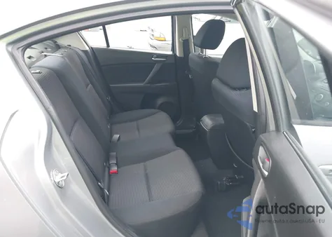 2013 Mazda Mazda3 I Sv z USA, uszkodzony, nr VIN JM1BL1TG2D1748750